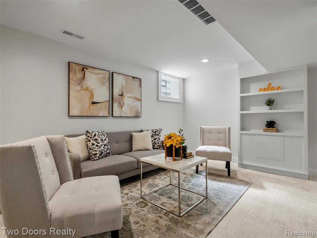 820 OAKRIDGE Avenue, Royal Oak, MI 48067 — Photo 56