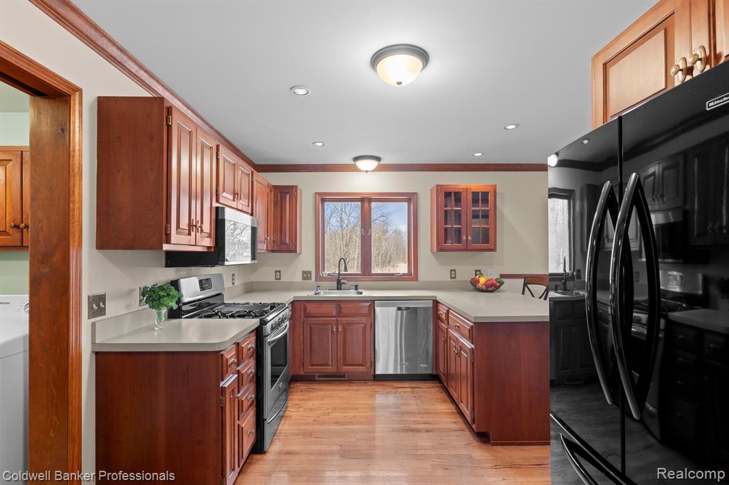 6253 7 MILE Road, South Lyon, MI 48178 — Photo 17