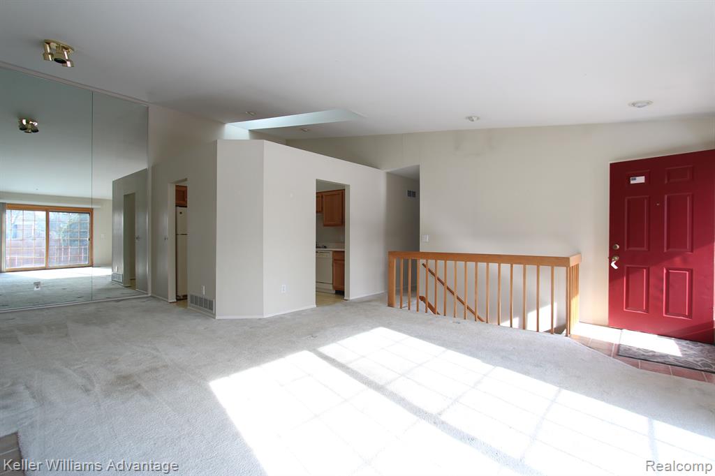 22266 Pondview, Novi, MI — Photo 6