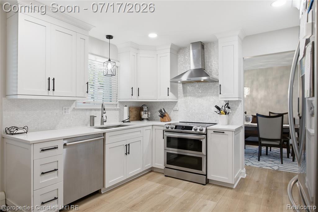 5569 Tadworth Place, West Bloomfield, MI — Photo 13