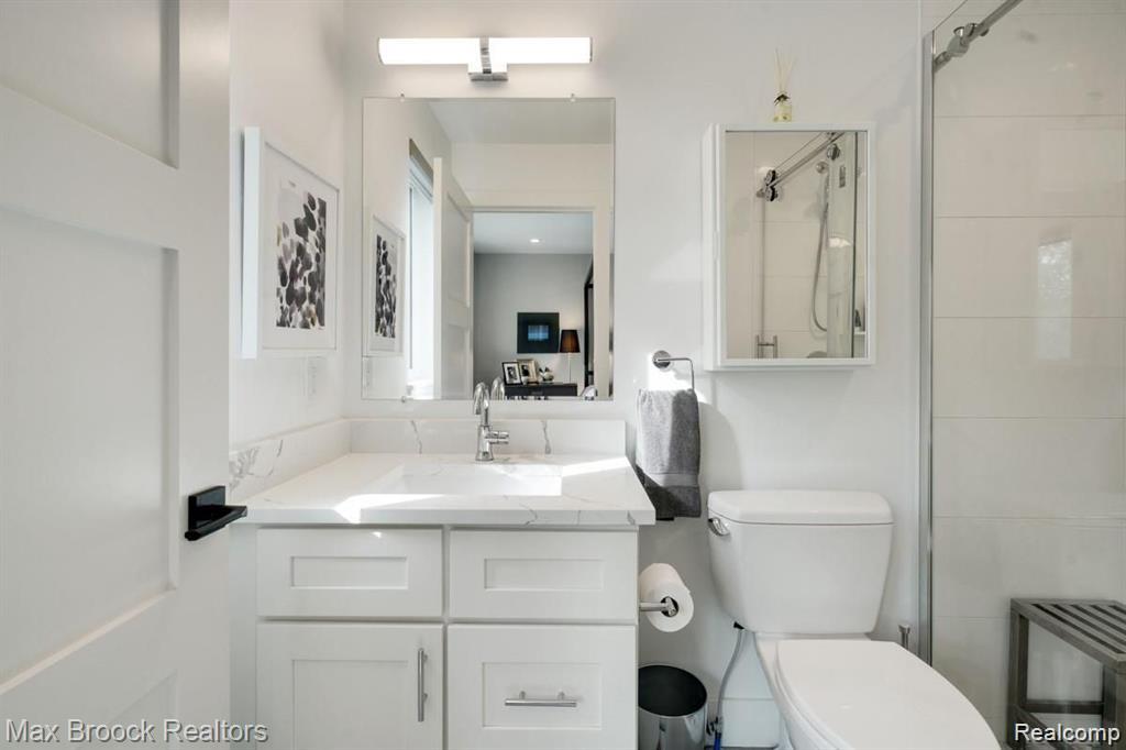 4227 W 14 Mile Road, Royal Oak, MI 48073 — Photo 16
