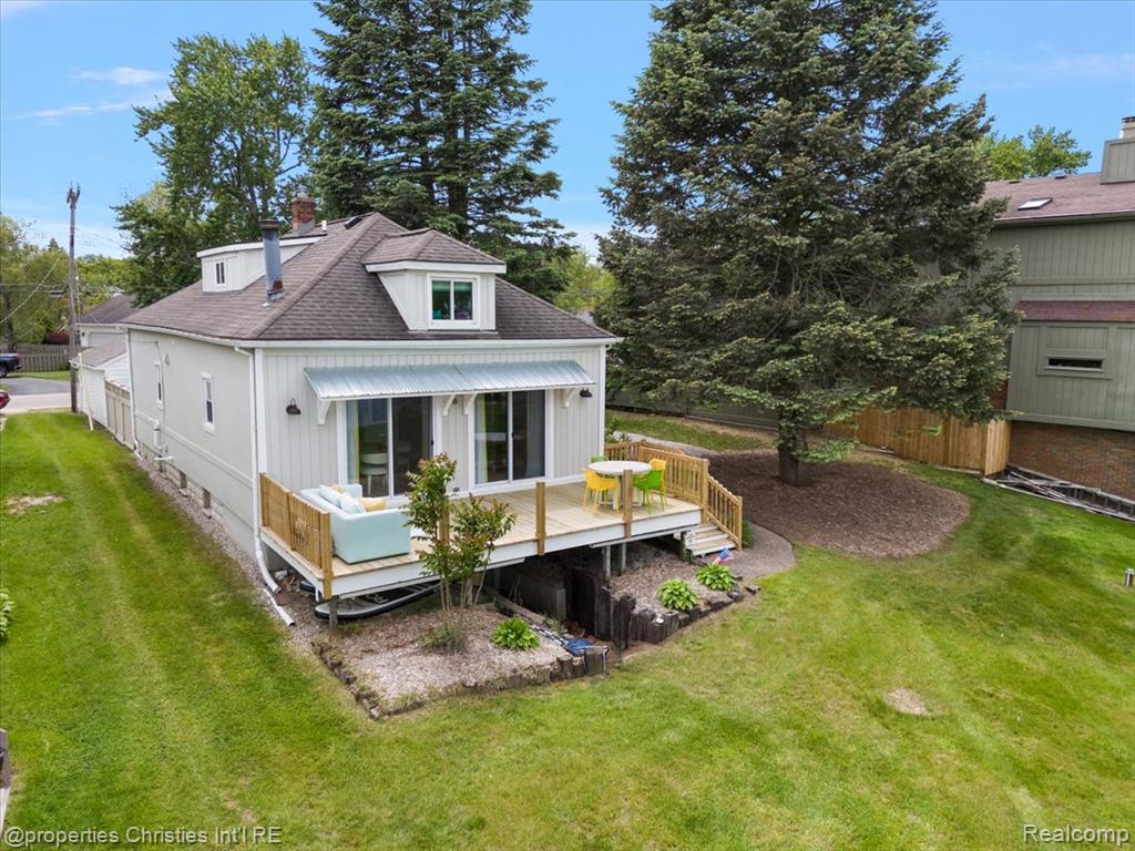 600 Wolverine Drive, Walled Lake, MI 48390 — Photo 36