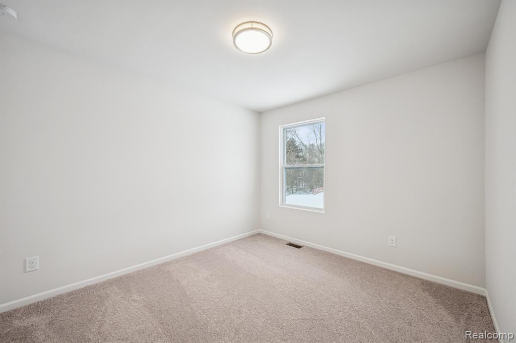 4221 Cedar Lane, Grand Blanc, MI 48439 — Photo 12