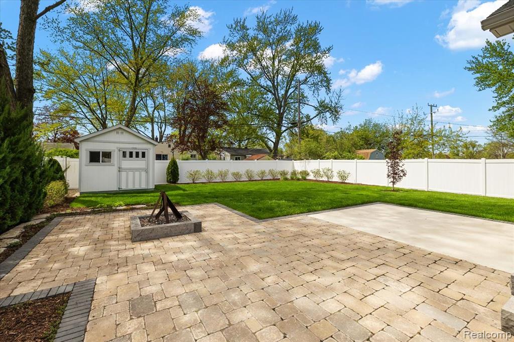 4253 Mandalay Avenue, Royal Oak, MI 48073 — Photo 34