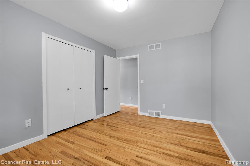 6280 Walker Drive, Troy, MI 48085 — Photo 24