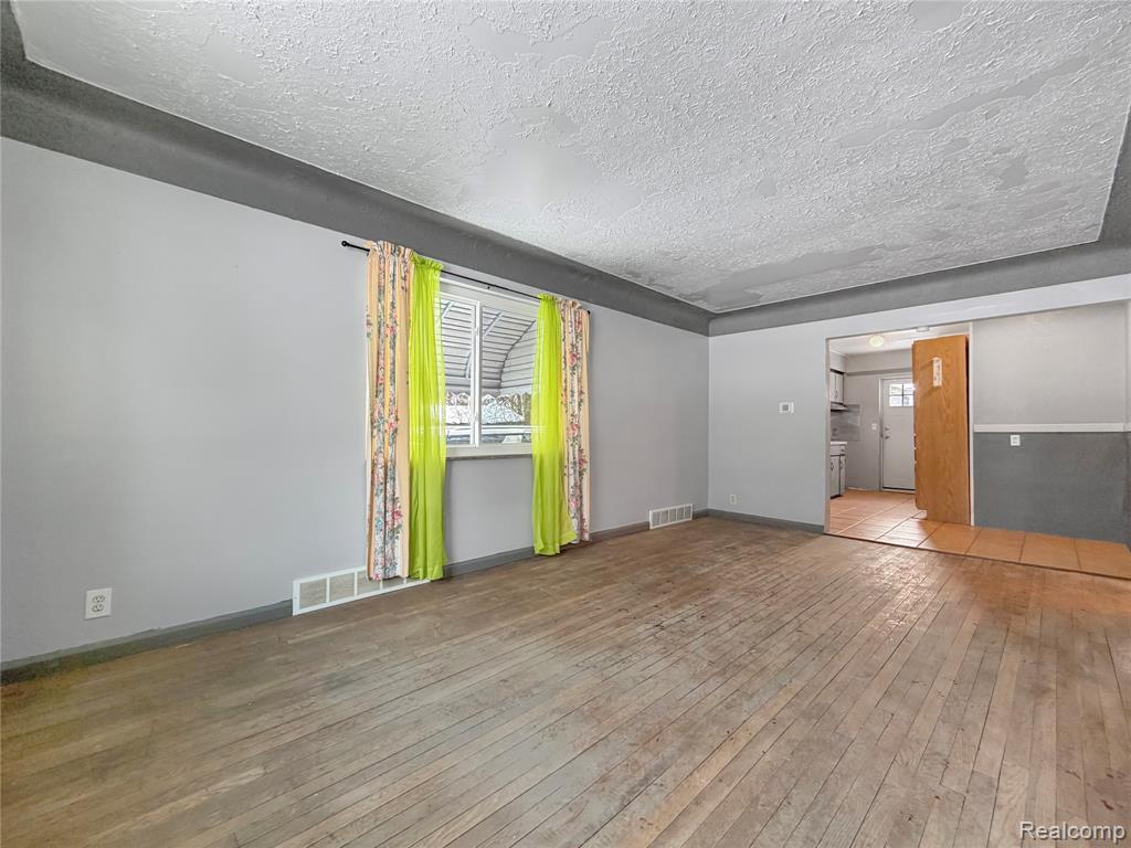 839 Barrie Avenue, Flint, MI 48507 — Photo 3