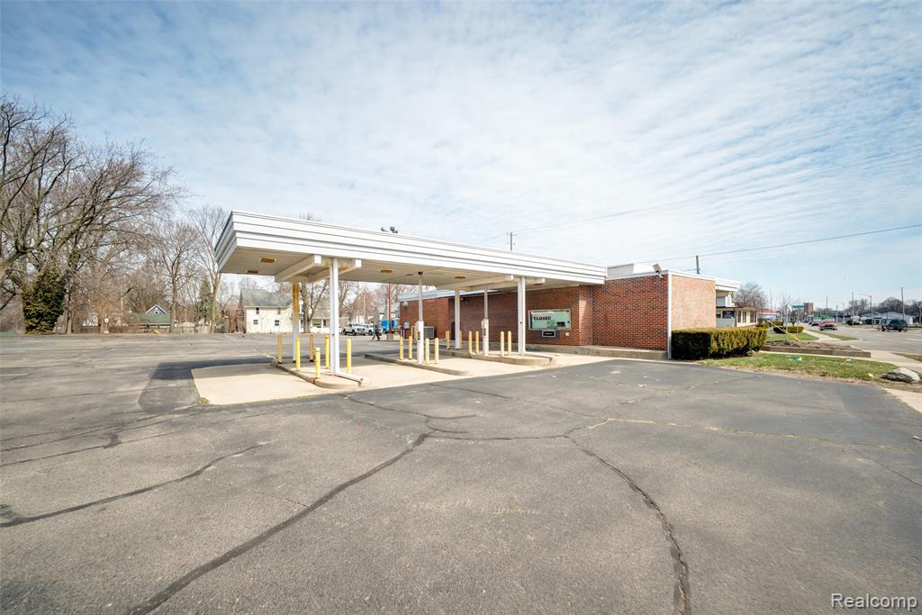 1712 E Michigan Avenue - Photo 2