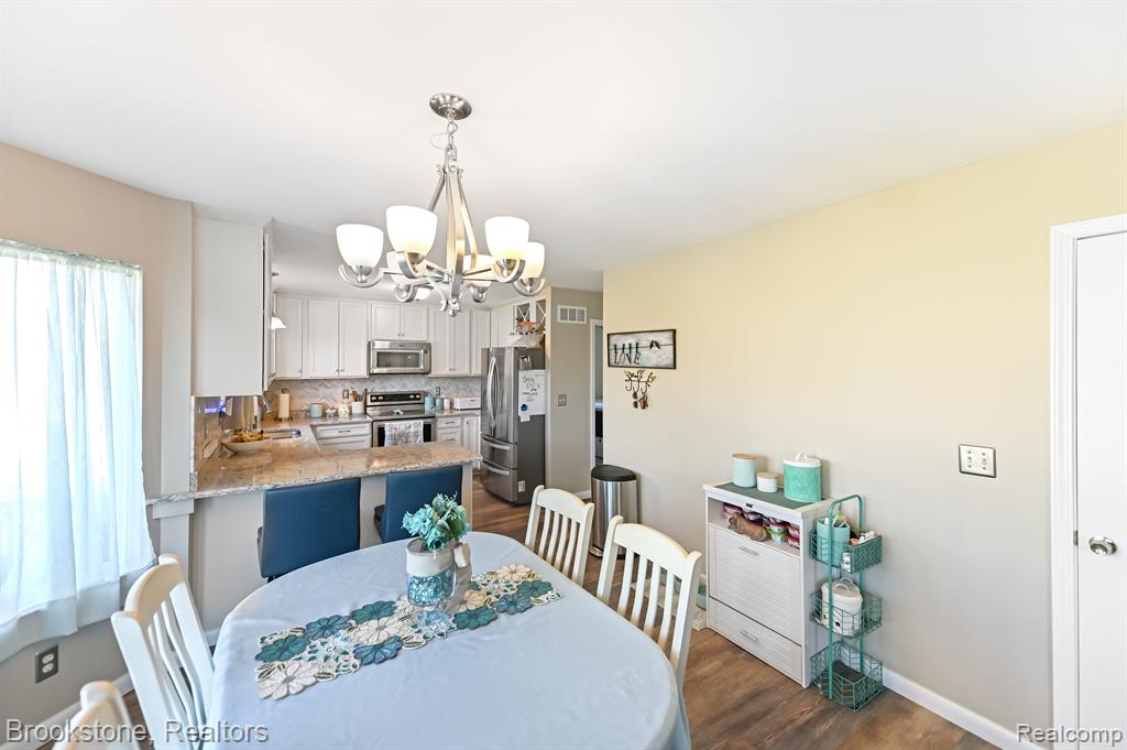 8344 DEER CREEK Court, Grand Blanc, MI 48439 — Photo 9