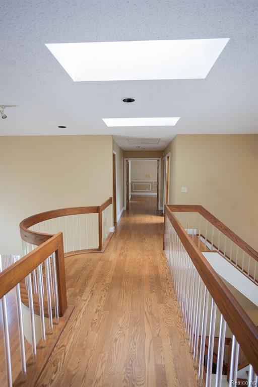 5881 NANEVA, West Bloomfield, MI — Photo 32