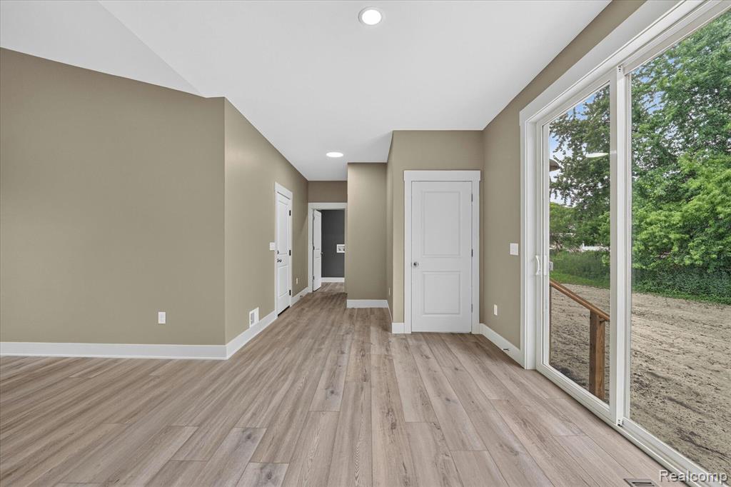 926 Ford Road, Carleton, MI 48117 — Photo 10