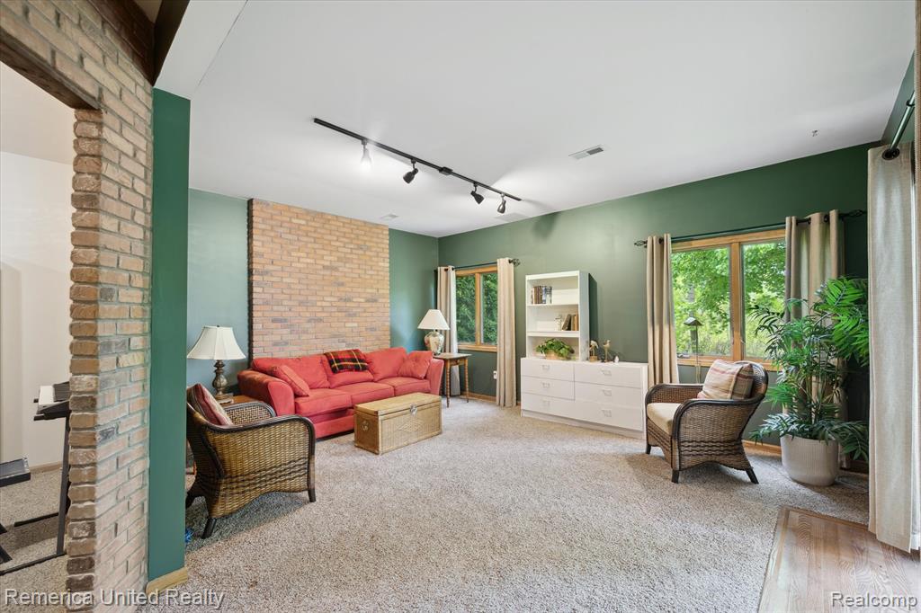 1317 PEPPERGROVE Drive, Brighton, MI 48116 — Photo 41
