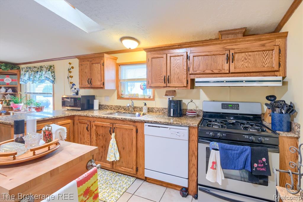 11 Crane Lake Drive, Linden, MI 48451 — Photo 25