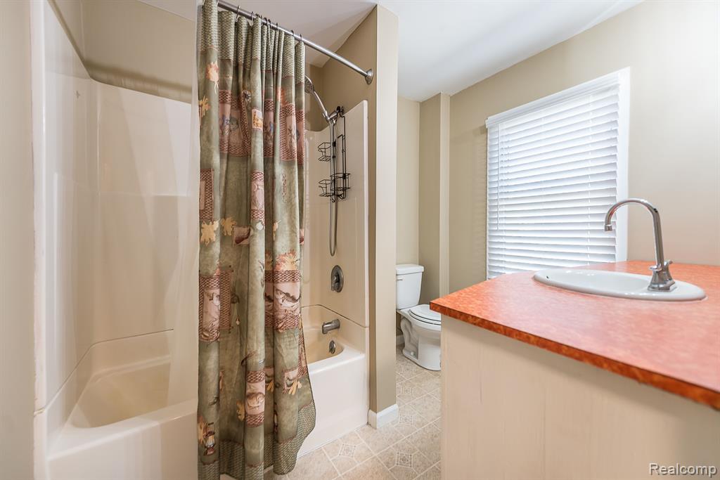 7695 HURON RIVER Drive S, Dexter, MI 48130 — Photo 34
