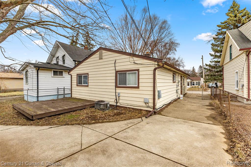 27423 Groveland Street, Madison Heights, MI 48071 — Photo 27