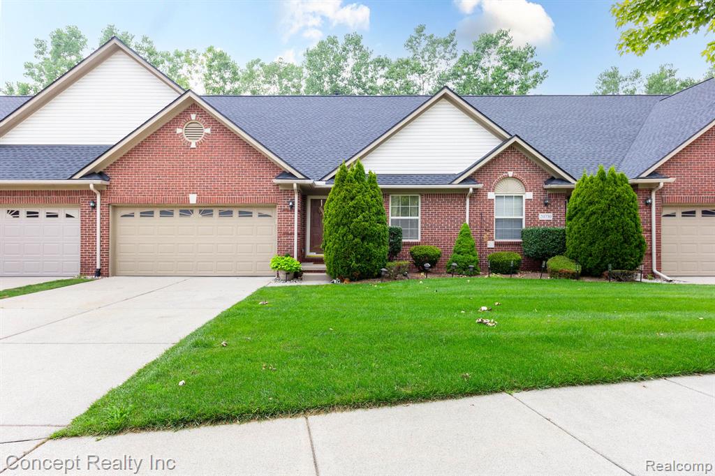 20742 Doves Pointe Drive, Romulus, MI 48174