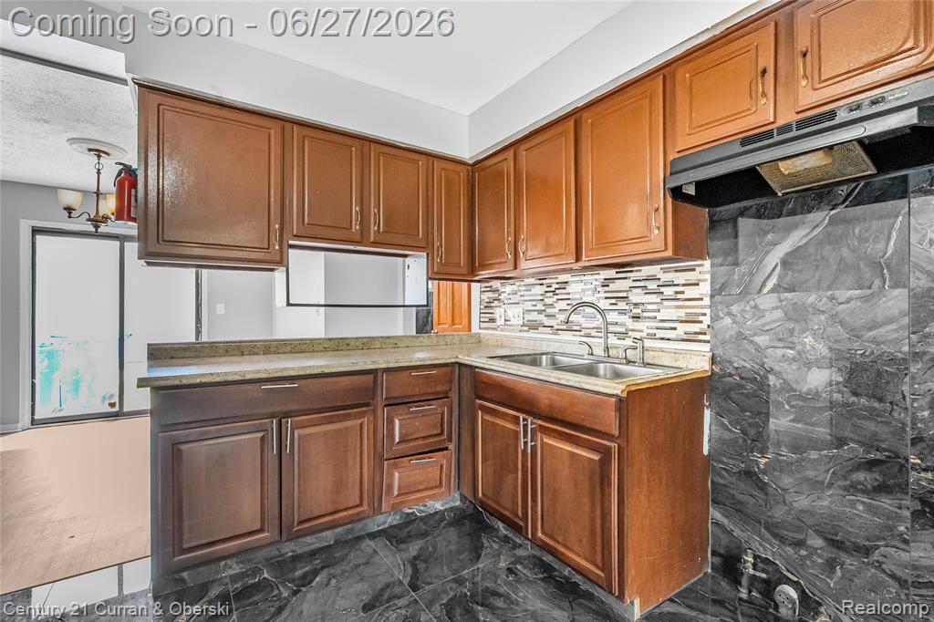 6042 Highview Street, Dearborn Heights, MI 48127 — Photo 4