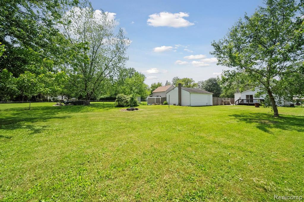 6097 Grove Avenue, Grand Blanc, MI 48439 — Photo 30