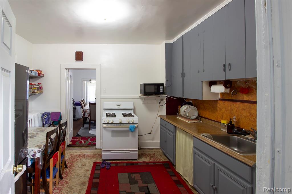 3273 Yemans Street, Hamtramck, MI 48212 — Photo 12