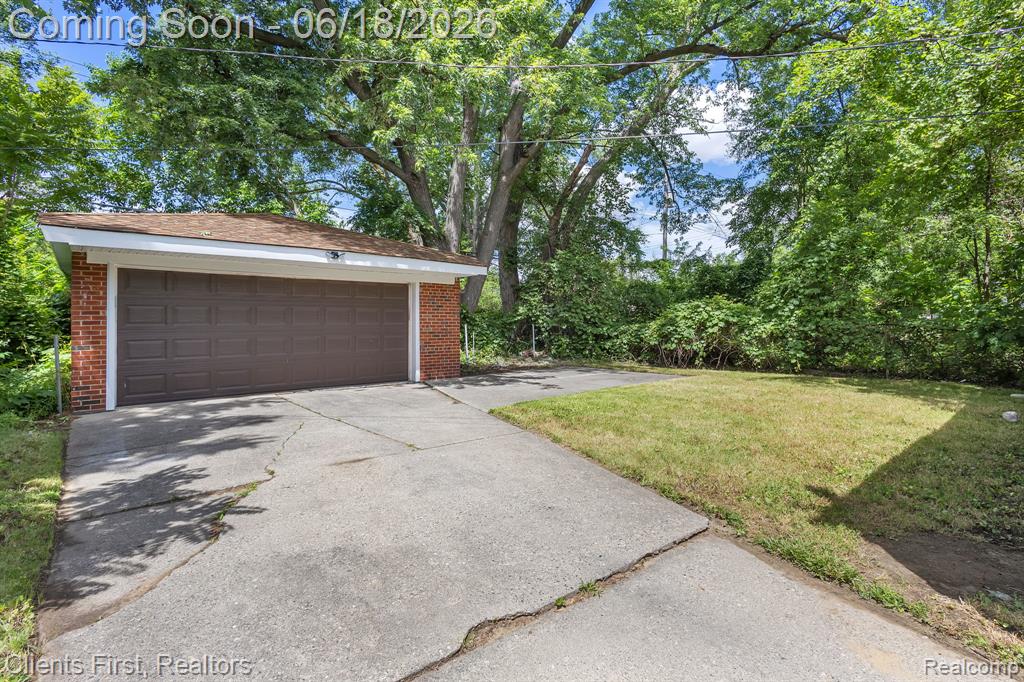 19963 Goulburn Street, Detroit, MI 48205 — Photo 5