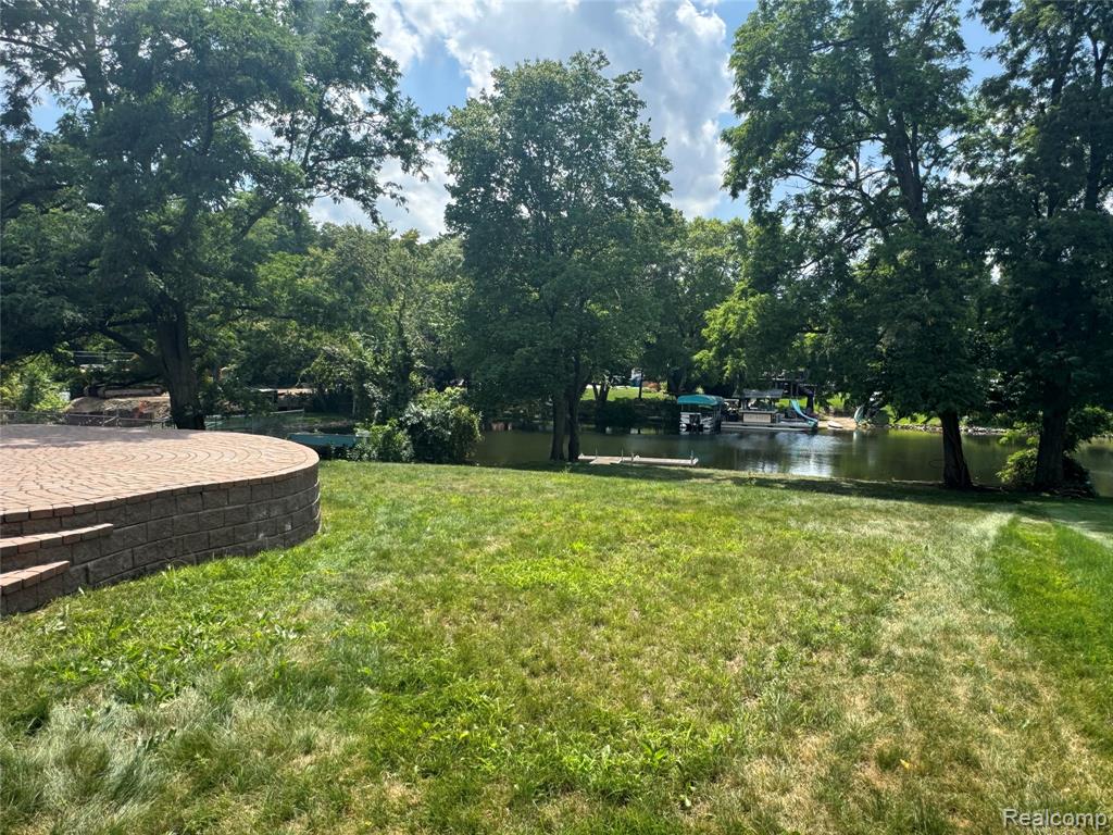 5245 Riverwalk Trail, Commerce Twp, MI 48382 — Photo 12
