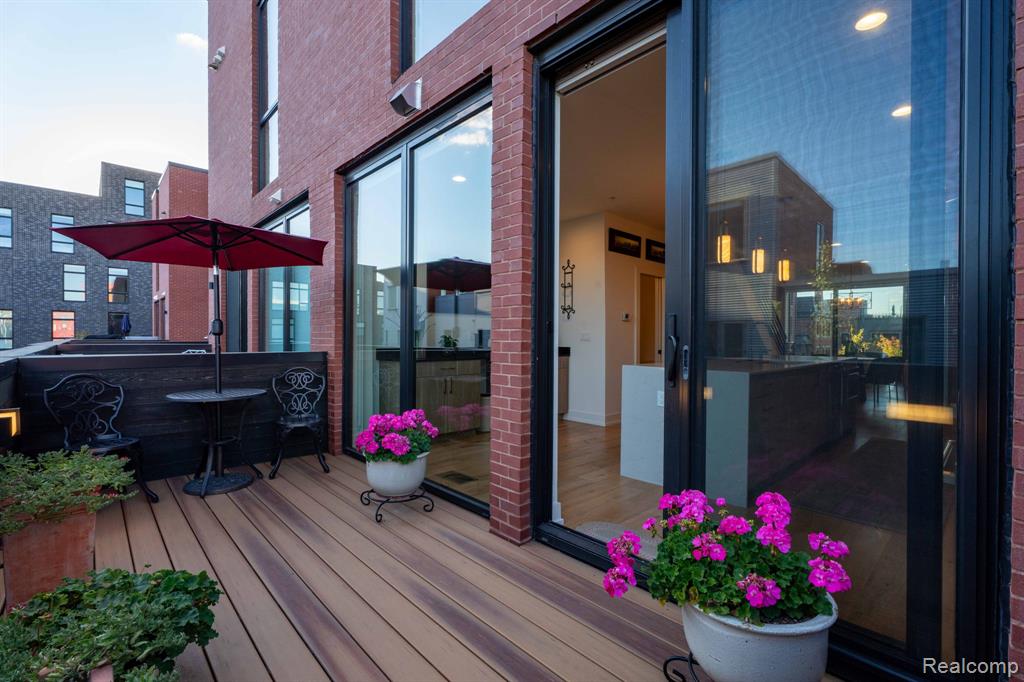 246 Edmund Place, Detroit, MI 48201 — Photo 11