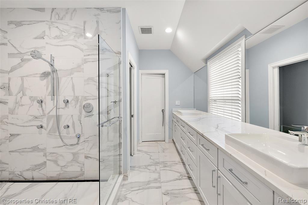 61 Lochmoor Boulevard, Grosse Pointe Shores, MI 48236 — Photo 28