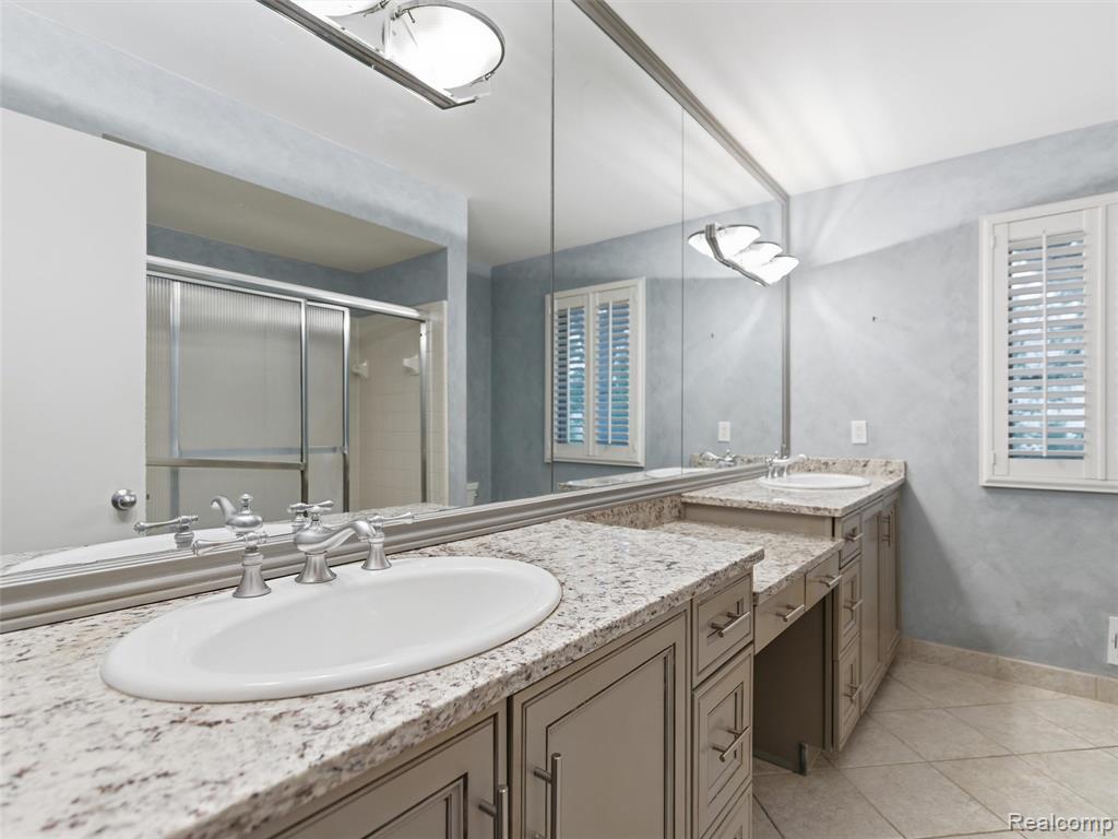 6394 Rose Boulevard, West Bloomfield, MI — Photo 41