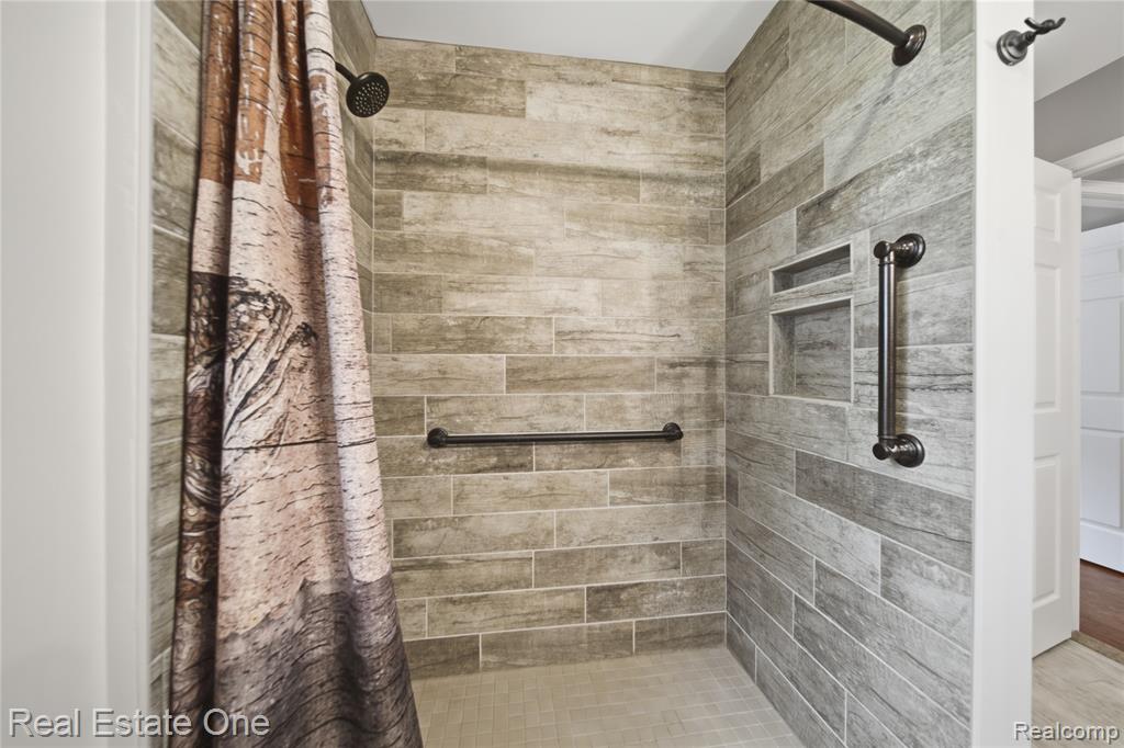 2939 Tamarack Lake Drive, Pinckney, MI 48169 — Photo 8