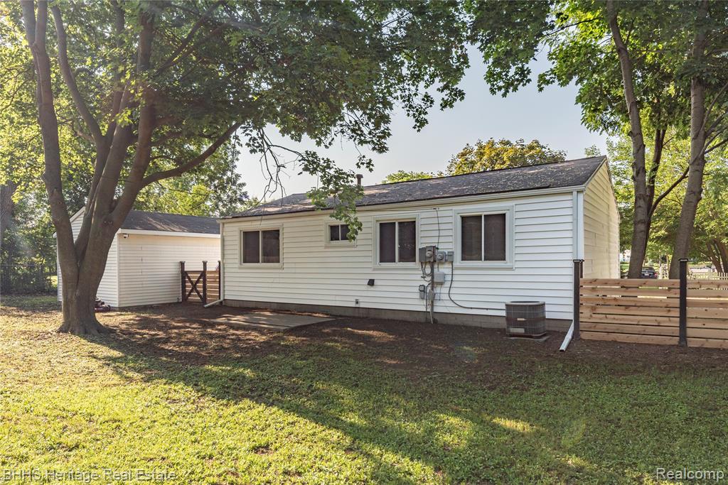 12 Trowbridge Court, Ann Arbor, MI 48108 — Photo 6