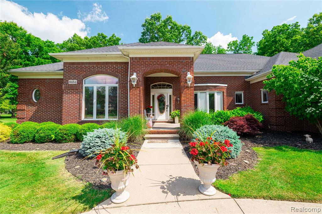 8454 Grays Drive, Grosse Ile, MI 48138 — Photo 3
