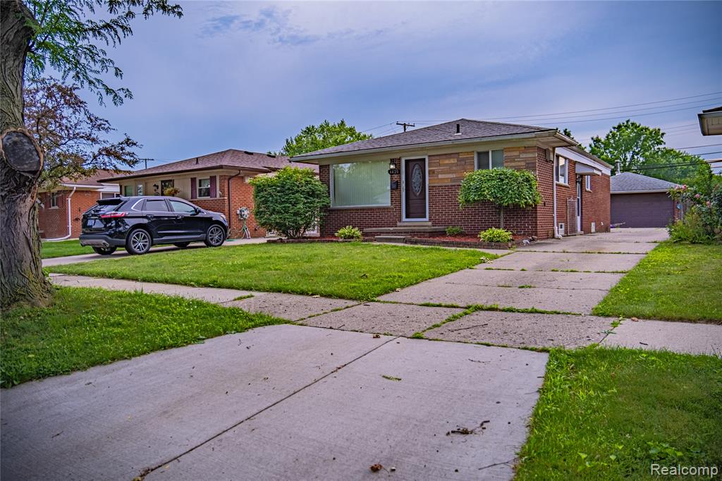 4420 Katherine Street, Dearborn Heights, MI 48125 — Photo 4