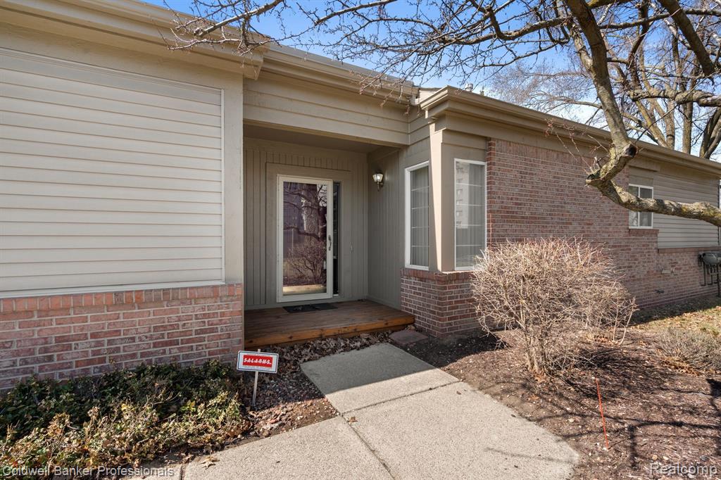 6769 QUAIL RUN Circle N, Westland, MI — Photo 2
