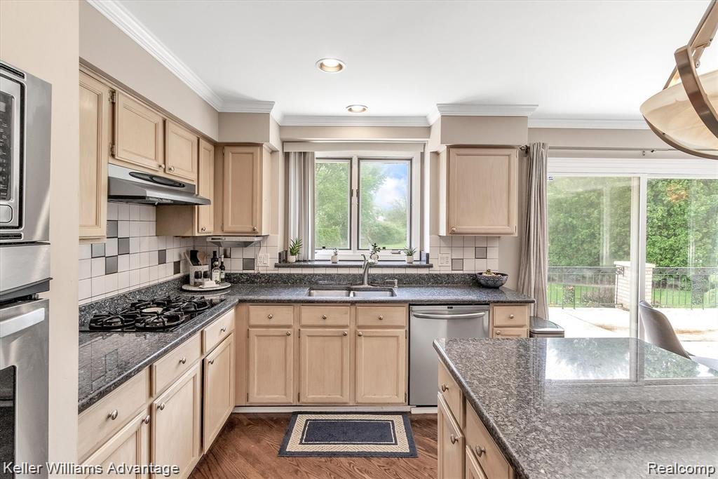 9049 Cobblestone Circle, Plymouth, MI 48170 — Photo 7