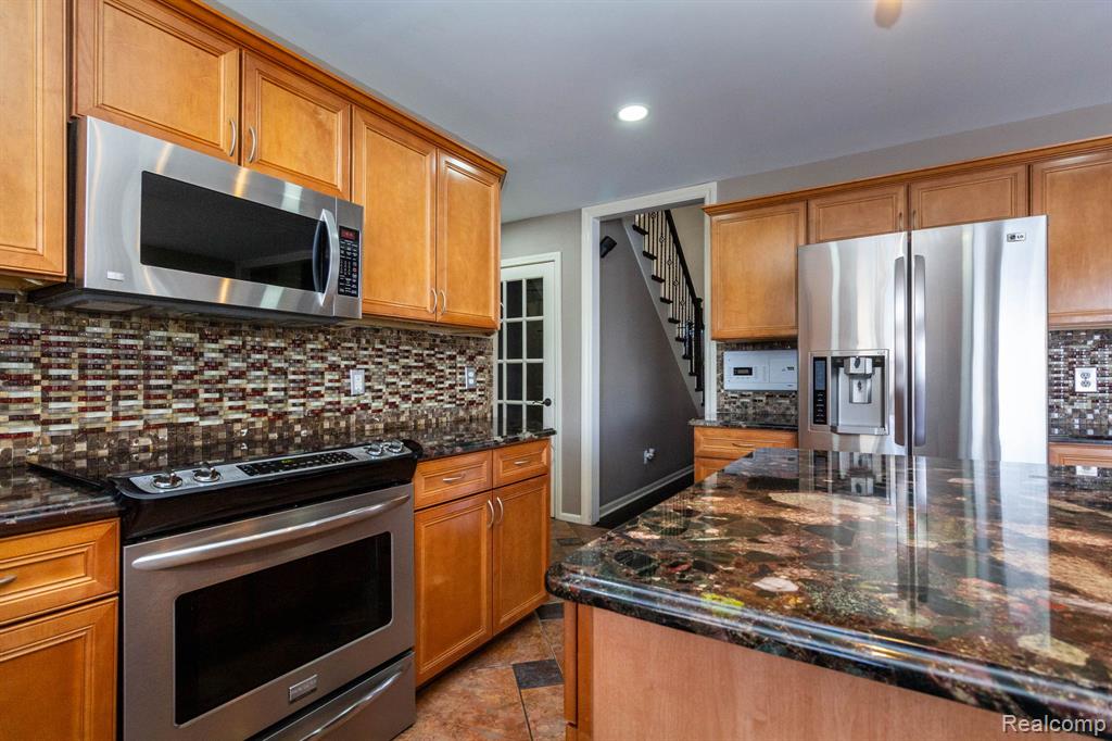49683 Yale Drive, Macomb, MI 48044 — Photo 17