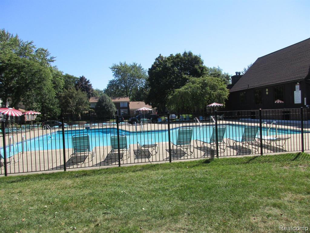 1814 WICKHAM Street, Royal Oak, MI 48073 — Photo 37