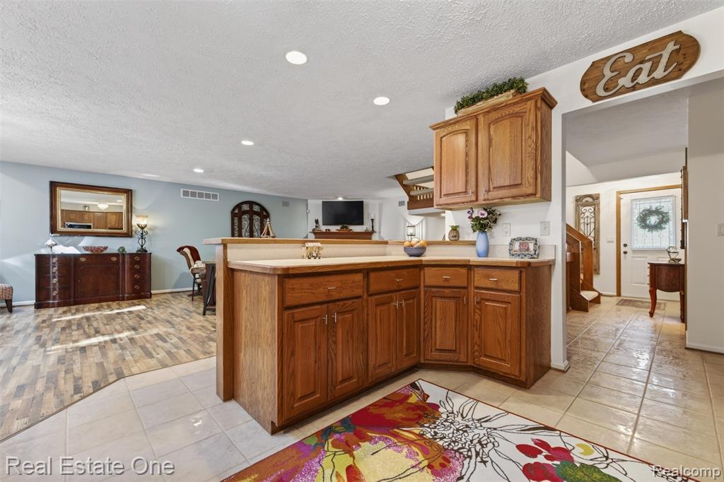 6586 Scenic Pines Court, 43, Clarkston, MI — Photo 23