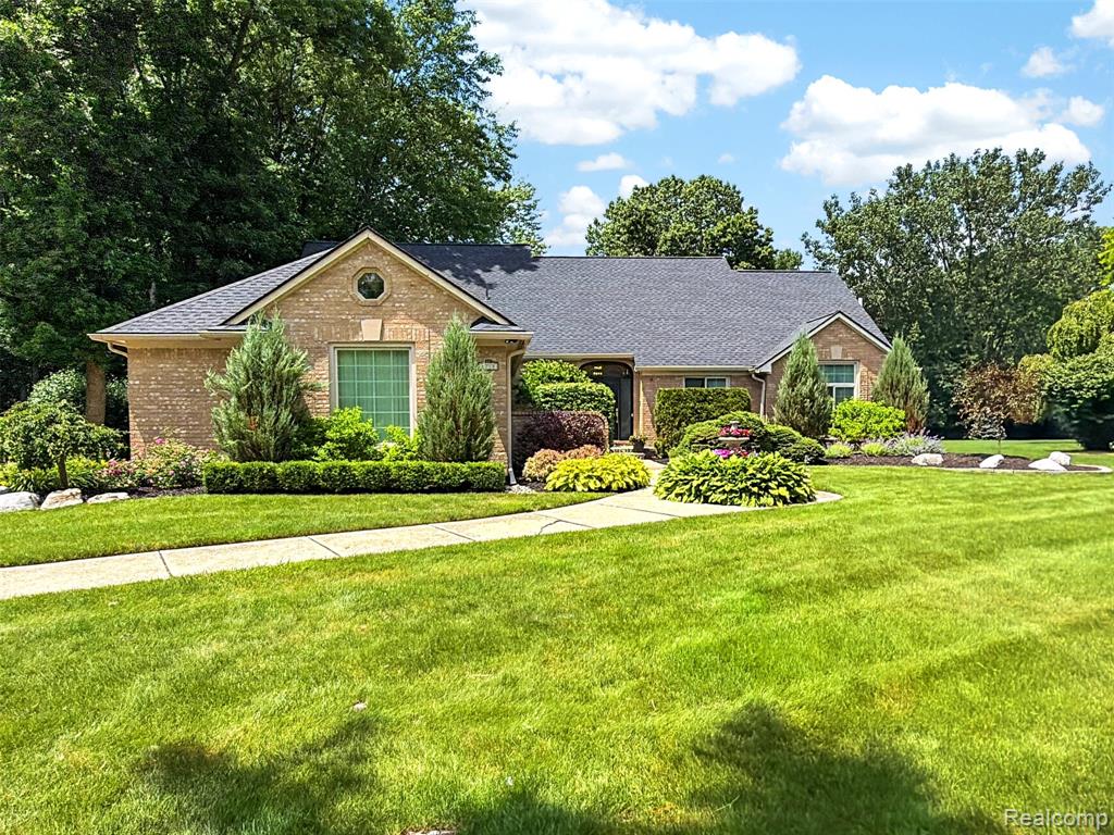 6713 Aurora Drive, Troy, MI 48098 — front exterior