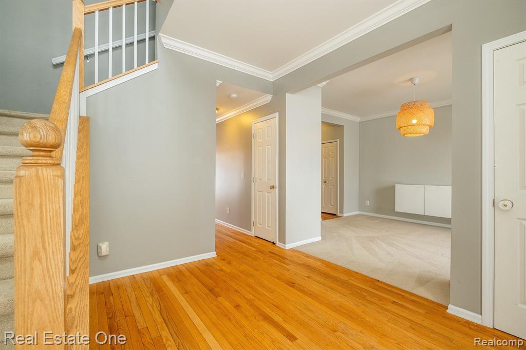 1092 CHESTNUT Lane, South Lyon, MI 48178 — Photo 9