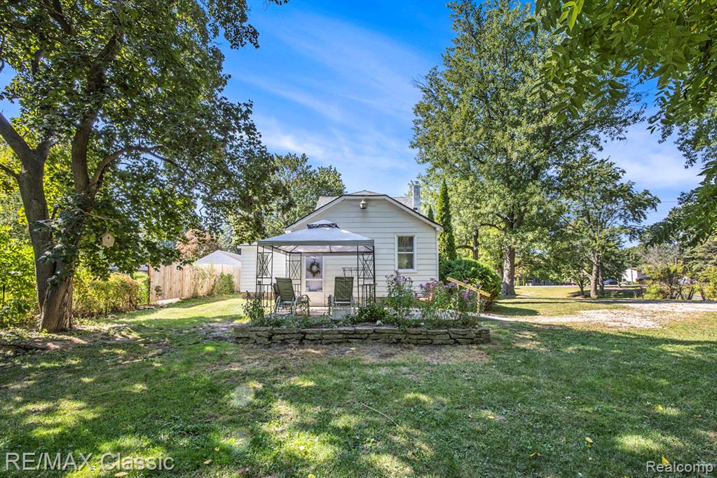 6334 Andersonville Road, Waterford, MI 48329 — Photo 17