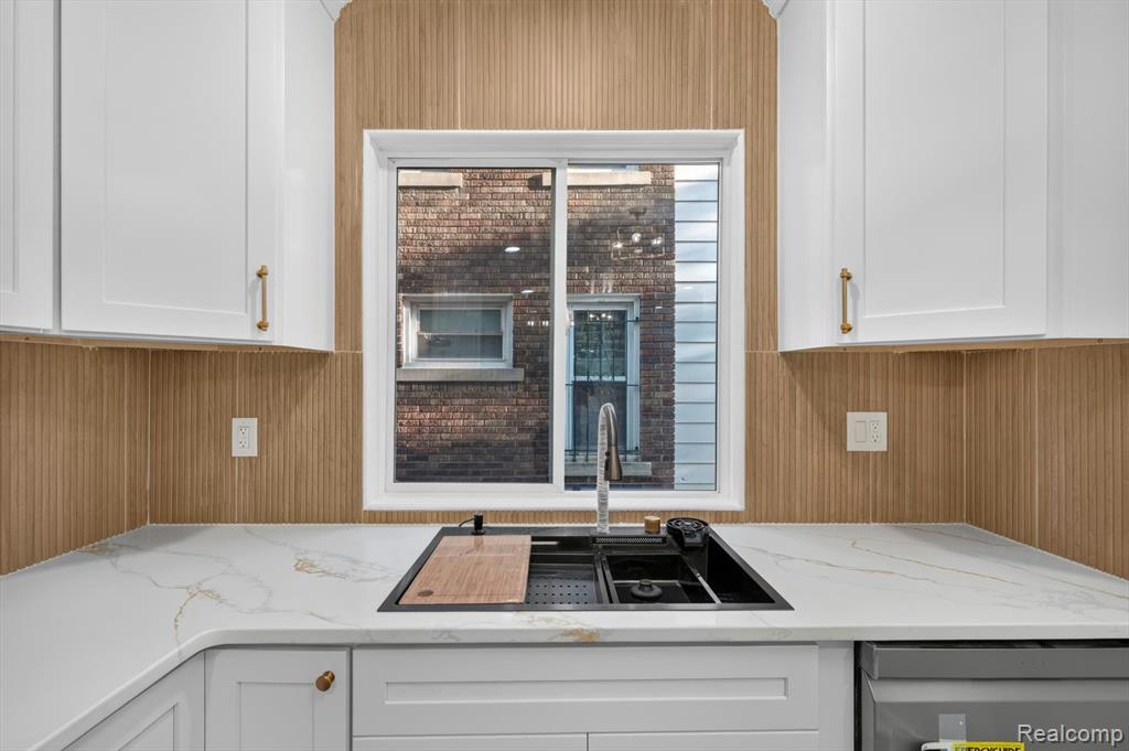 9330 Wildemere Street, Detroit, MI 48206 — Photo 19