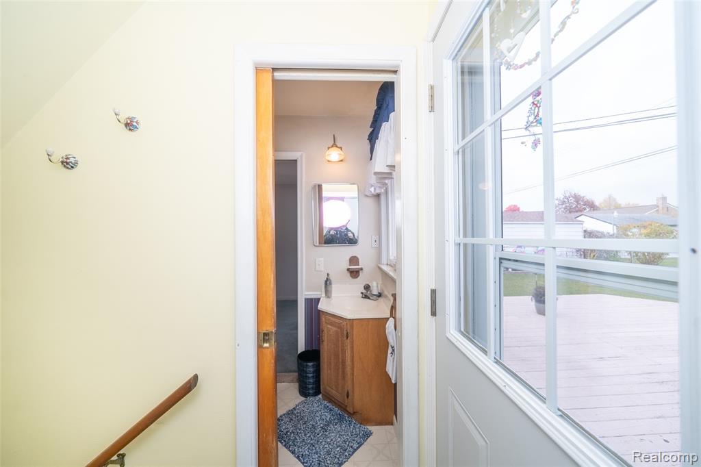5247 Lyons Circle S, Warren, MI 48092 — Photo 24