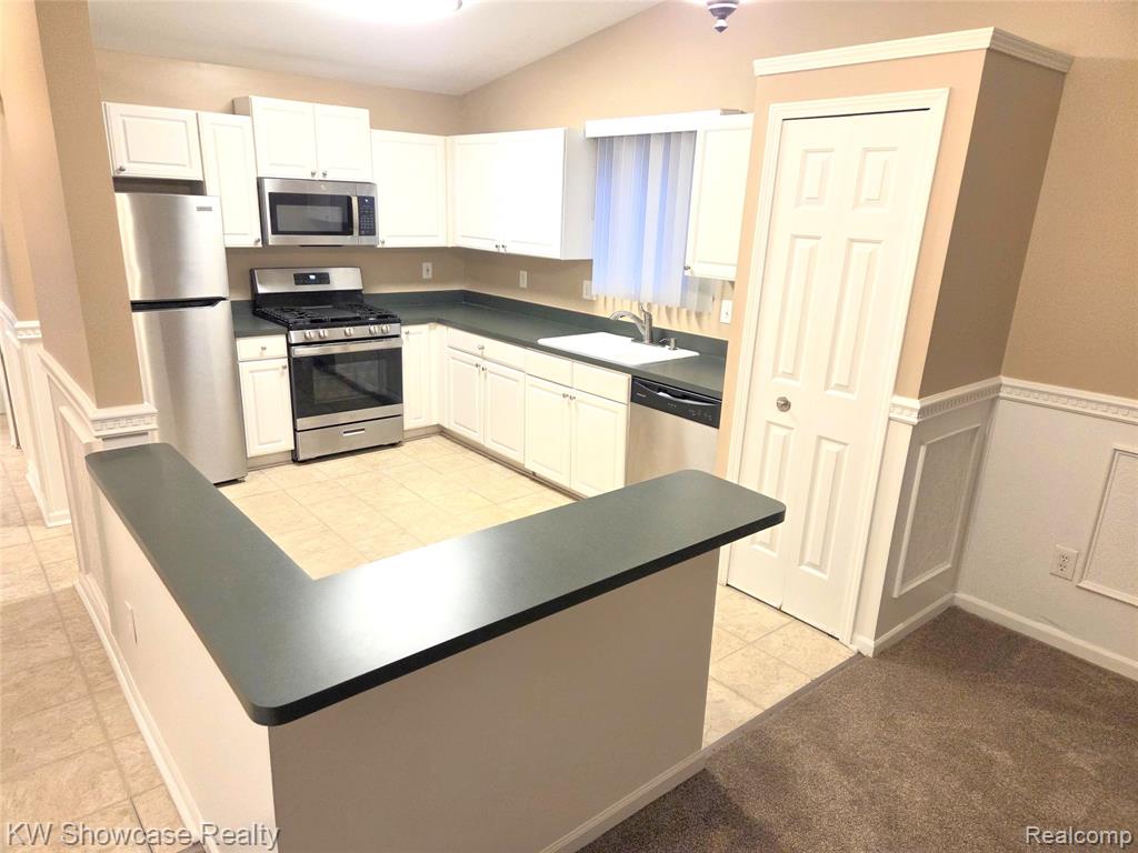 4031 Heatherwood Court Heatherwood Ct, Warren, MI 48092 — Photo 15