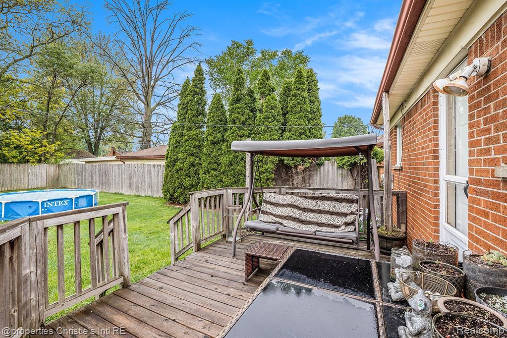 8458 FRANCINE Street, Warren, MI 48093 — Photo 15