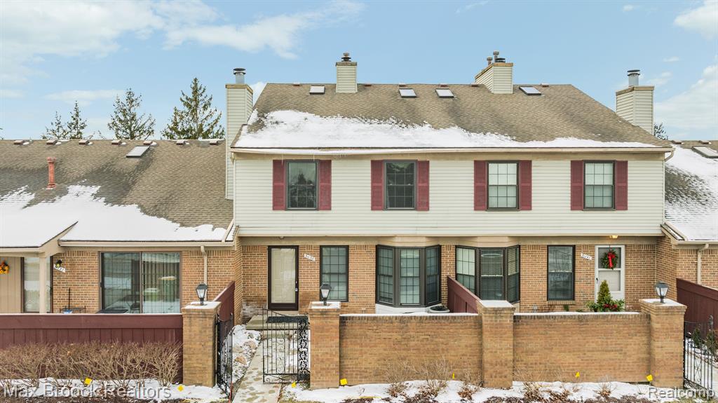 31139 COUNTRY, Farmington Hills, MI 48331 — front exterior
