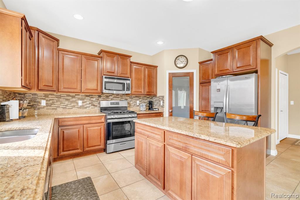 4122 Hawks Nest Road, Utica, MI 48317 — Photo 28