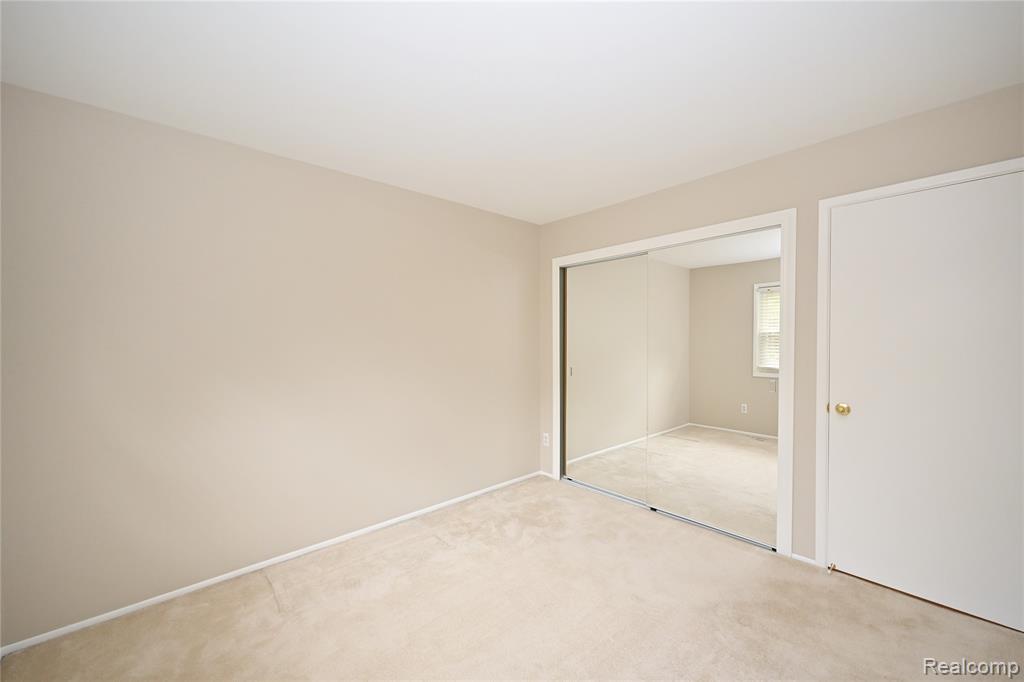 5370 Breeze Hill Place, Troy, MI 48098 — Photo 18