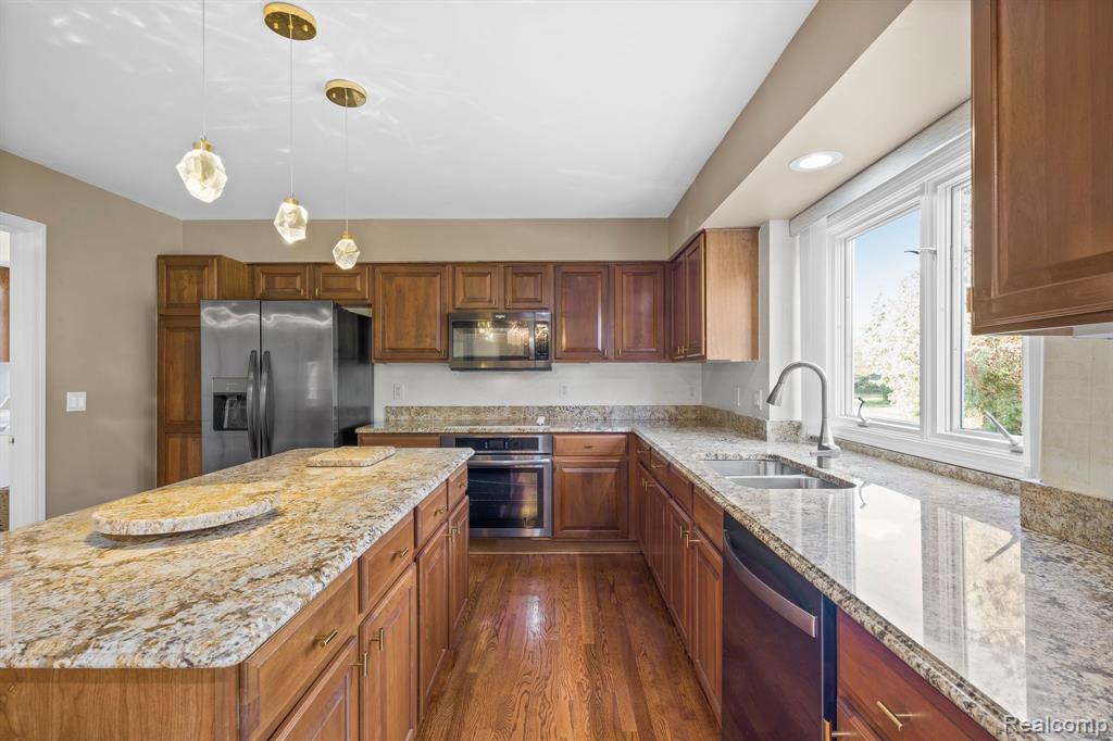 433 TORRINGTON Drive W, Canton, MI 48188 — Photo 14