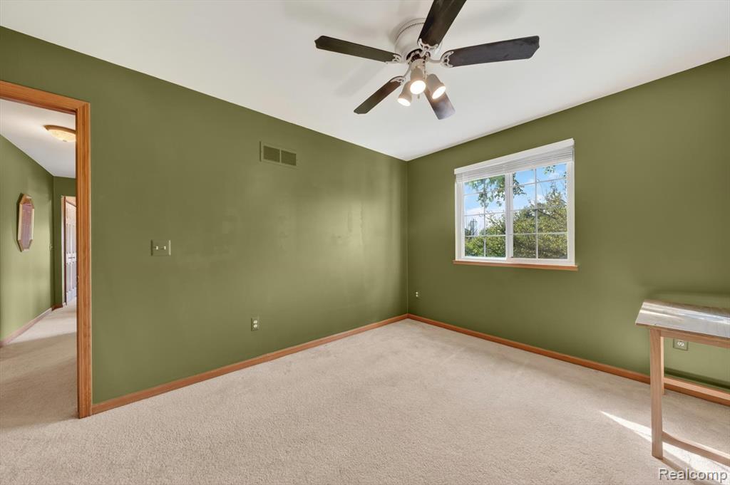 611 THORNEHILL Trail, Oxford, MI 48371 — Photo 32