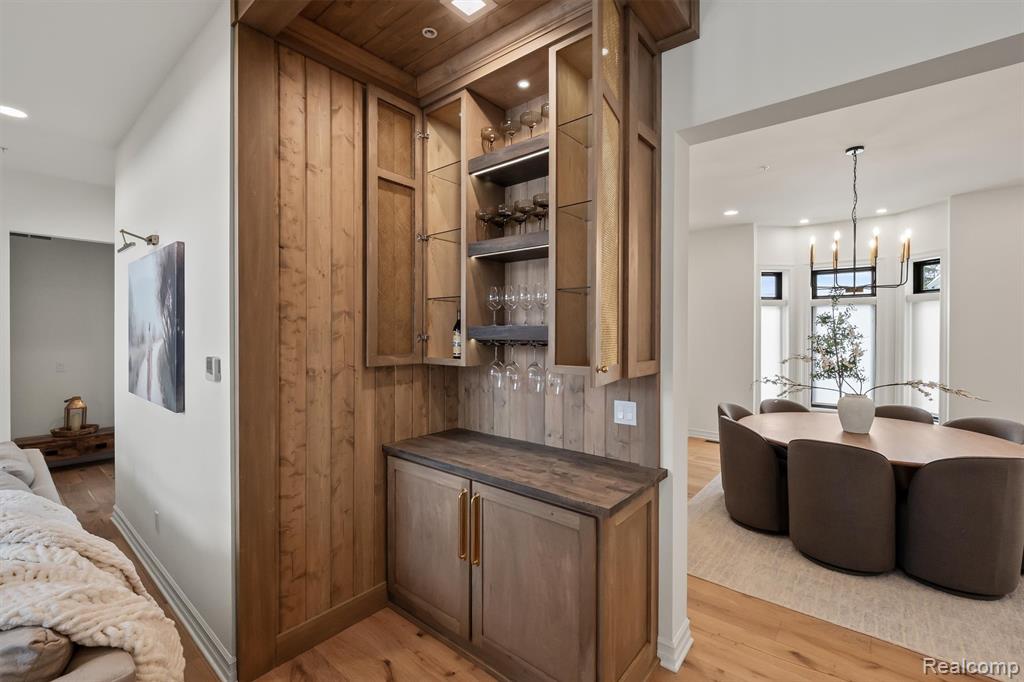 2584 Heights View Court, Rochester, MI 48306 — Photo 11