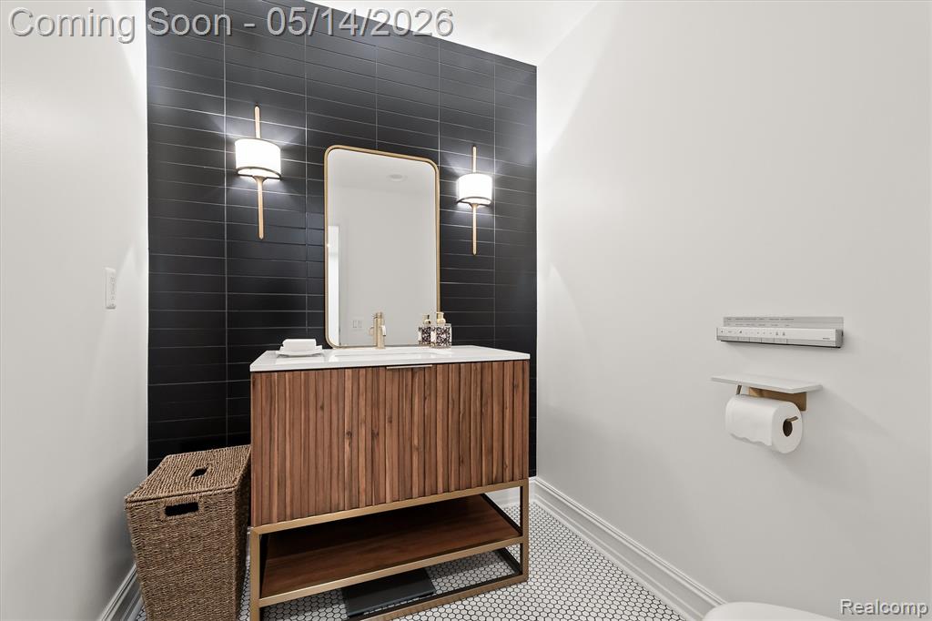 7035 Ten Hill Road, West Bloomfield, MI — Photo 21